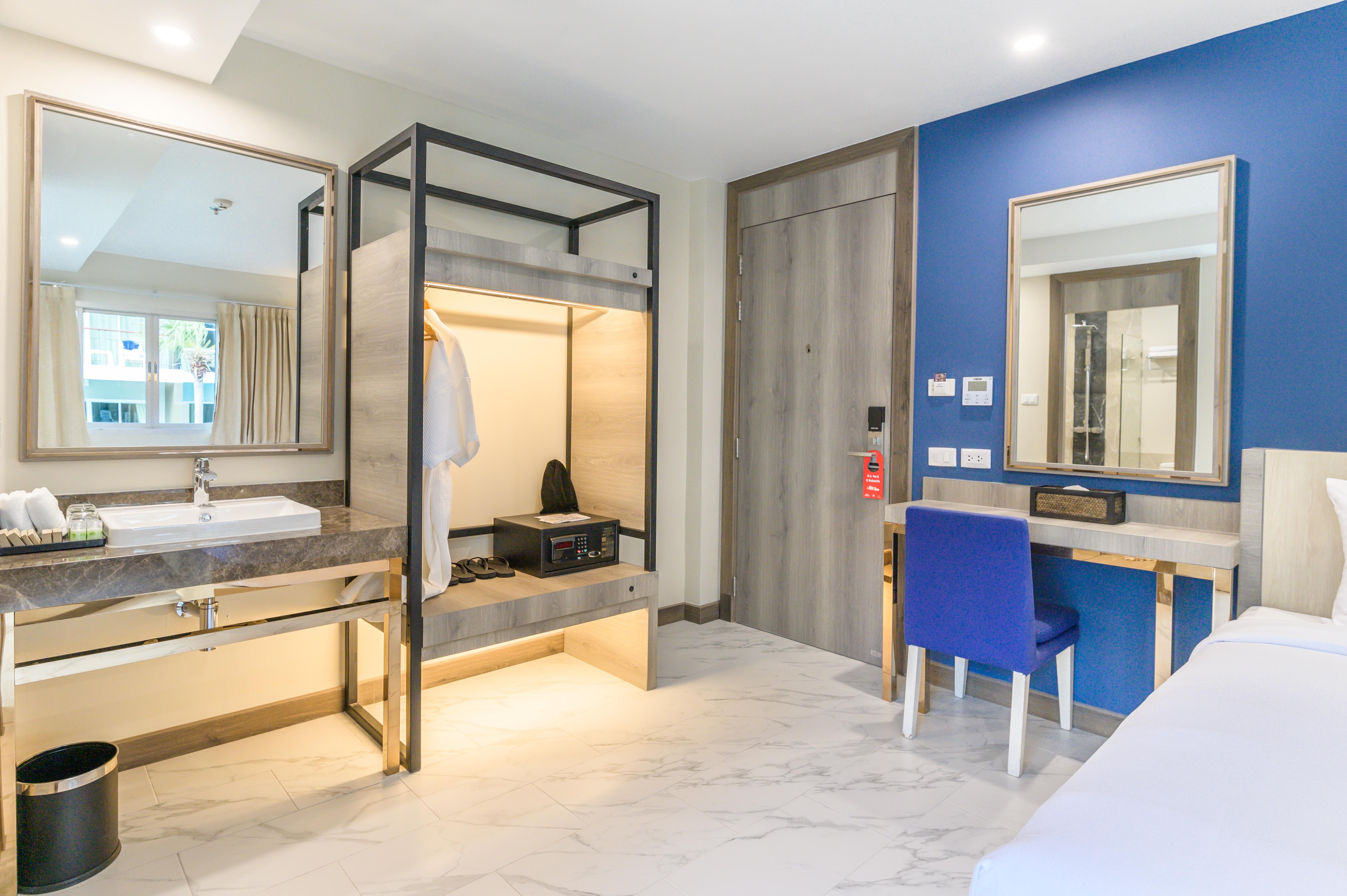Andakira Hotel - Sha Extra Plus Patong Exteriör bild
