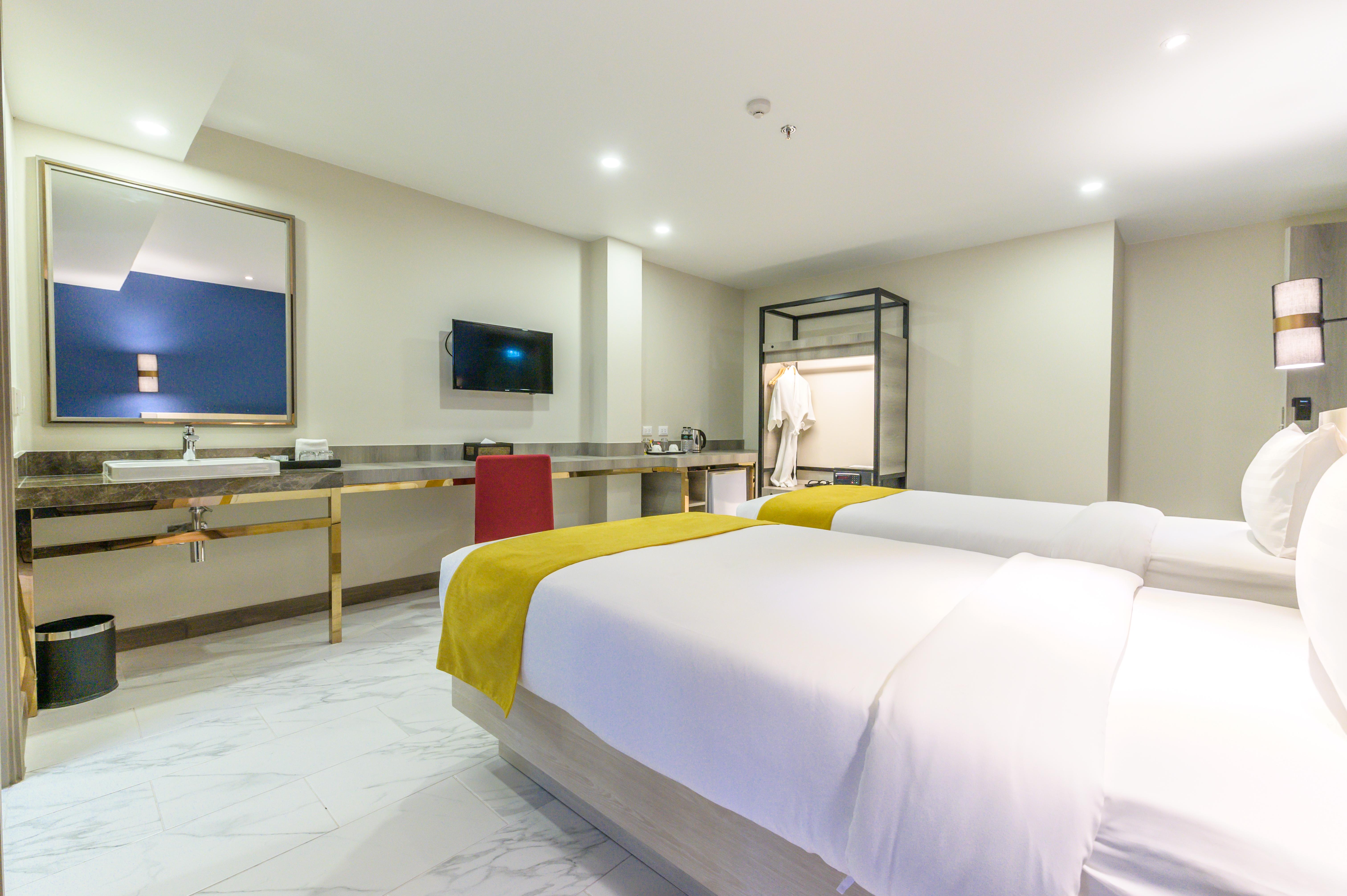 Andakira Hotel - Sha Extra Plus Patong Exteriör bild