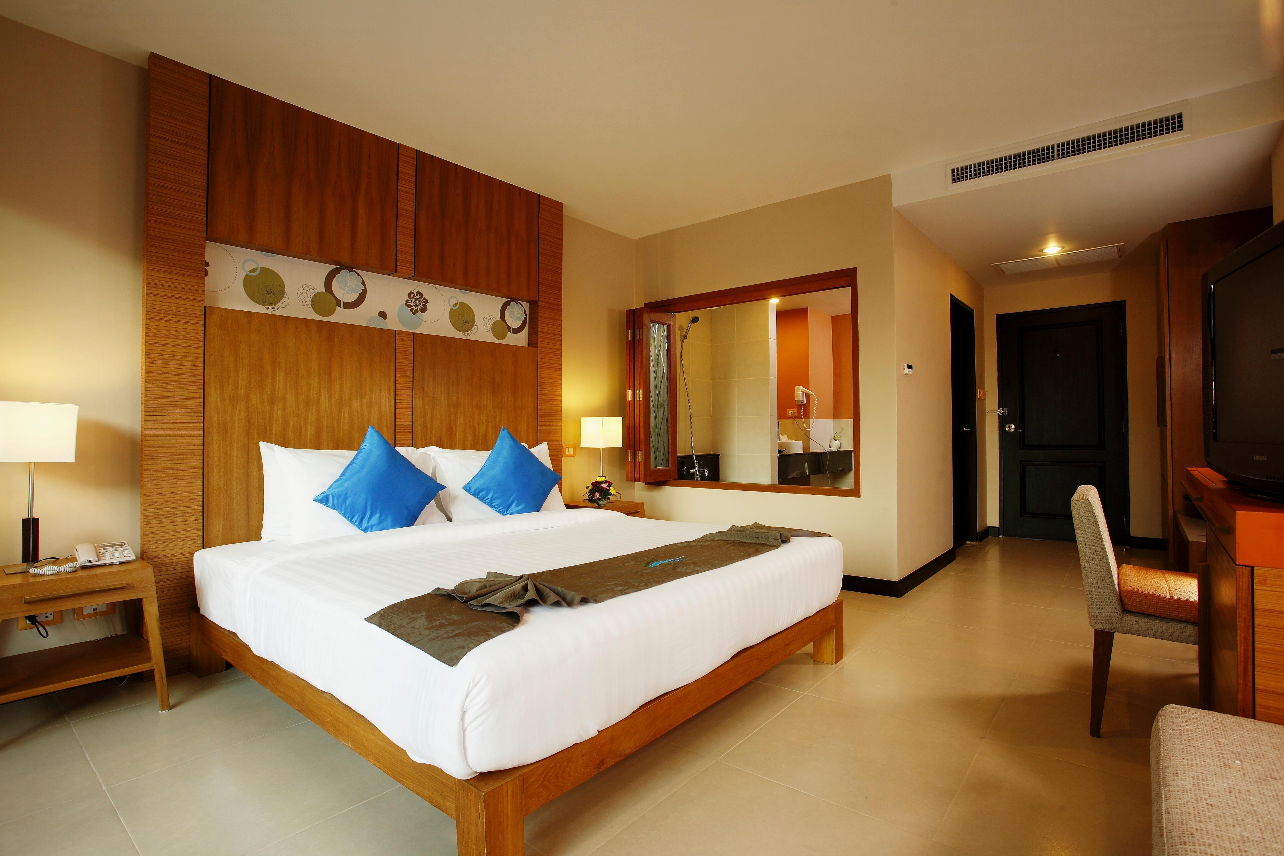 Andakira Hotel - Sha Extra Plus Patong Exteriör bild