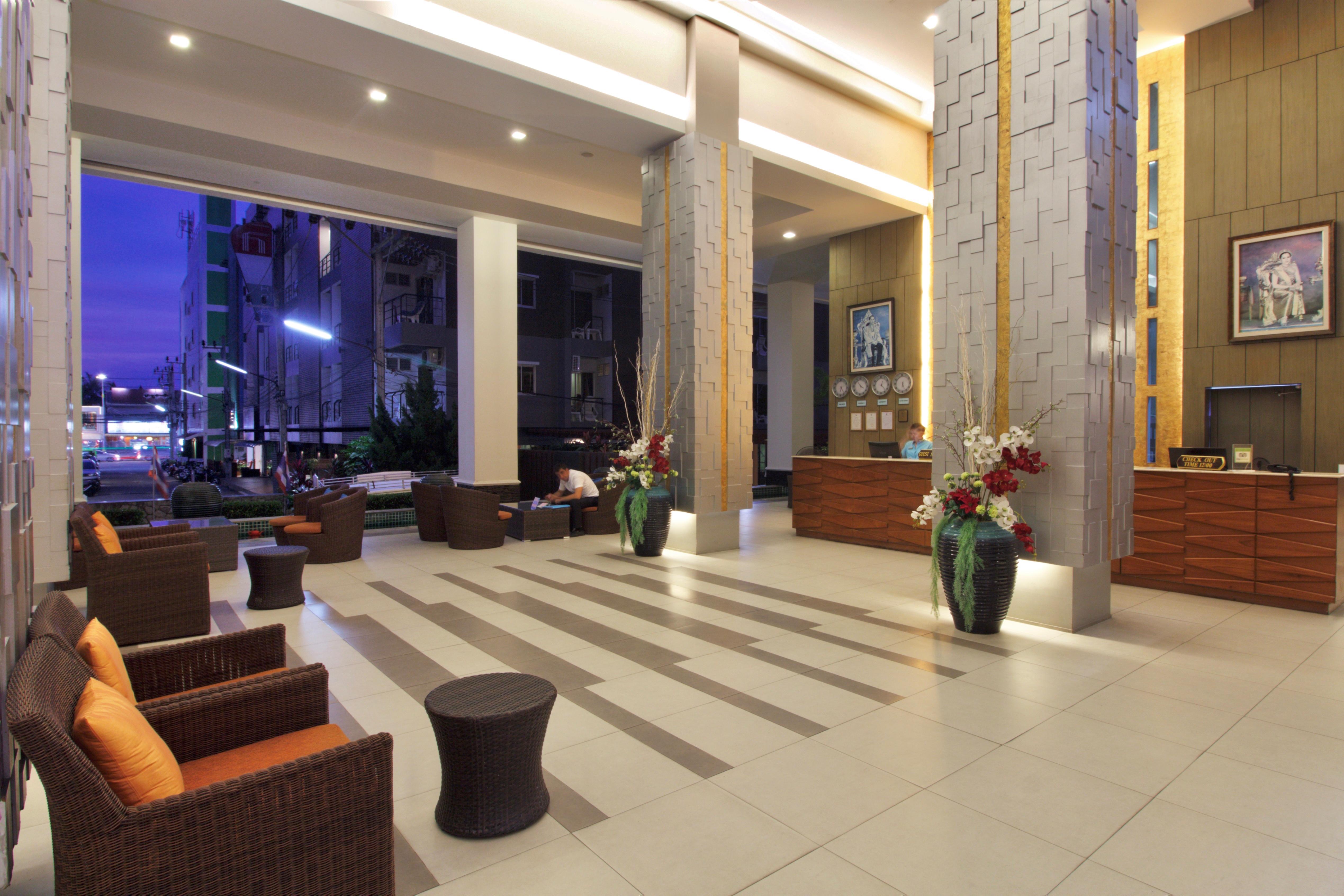 Andakira Hotel - Sha Extra Plus Patong Exteriör bild