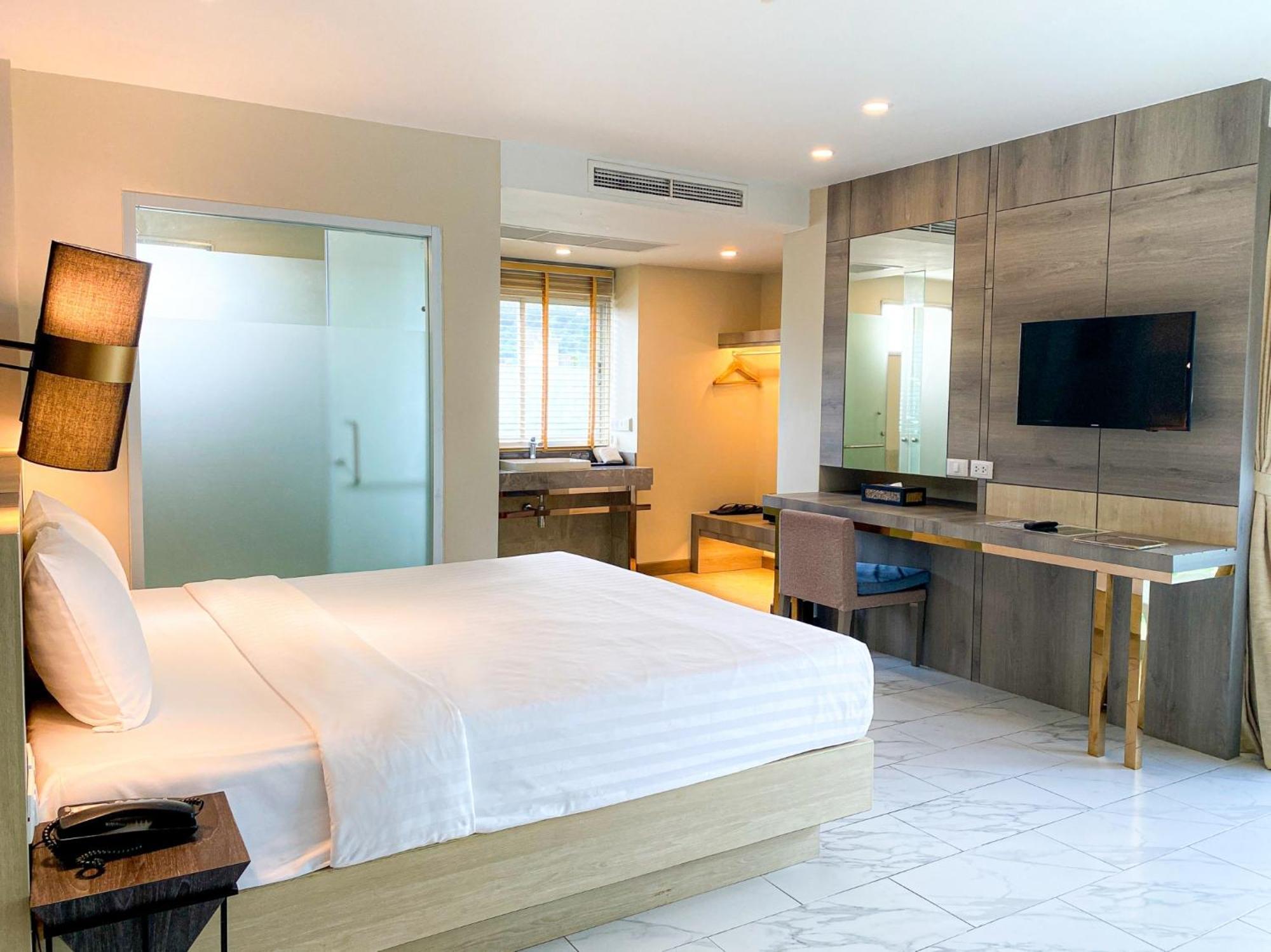 Andakira Hotel - Sha Extra Plus Patong Exteriör bild
