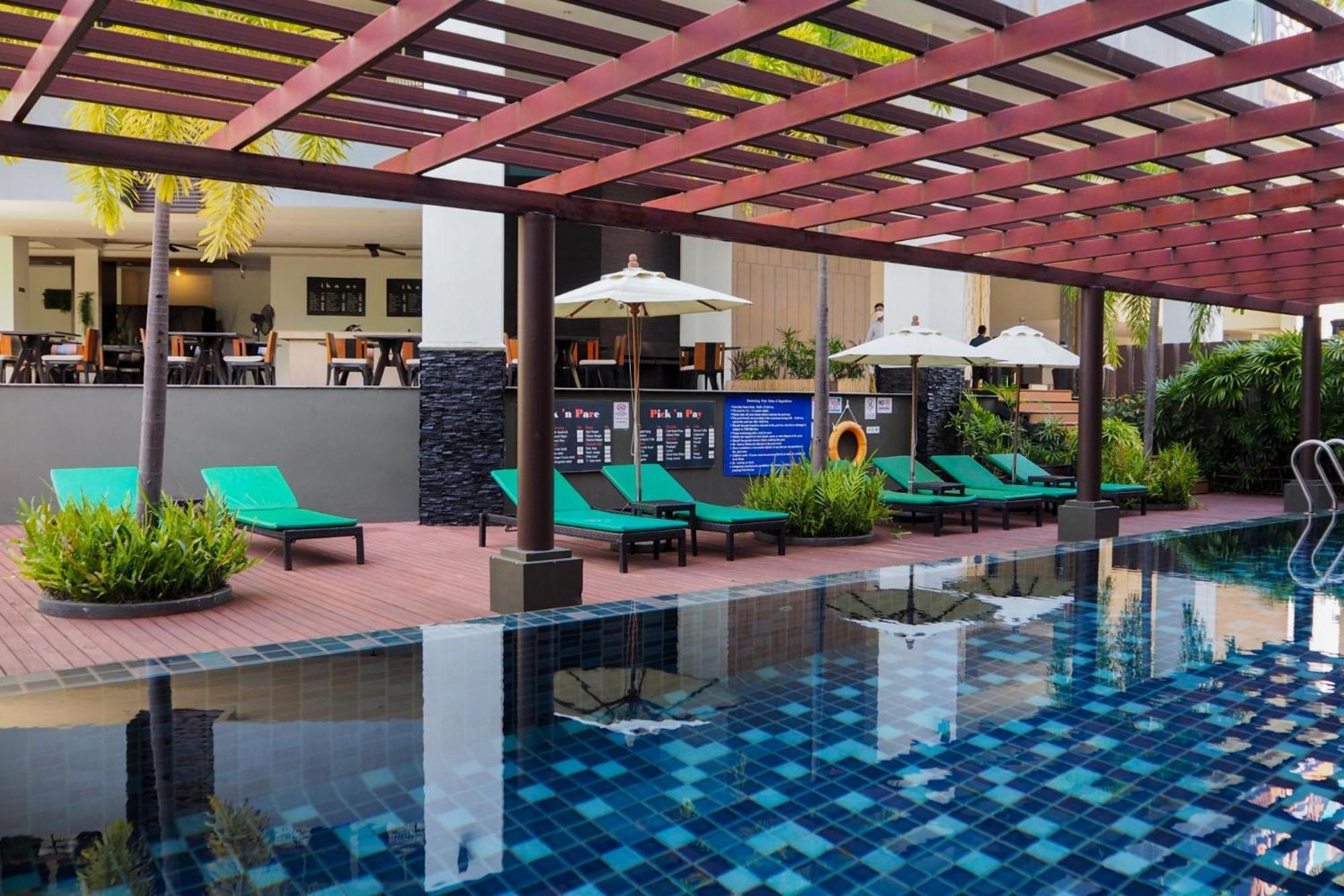 Andakira Hotel - Sha Extra Plus Patong Exteriör bild
