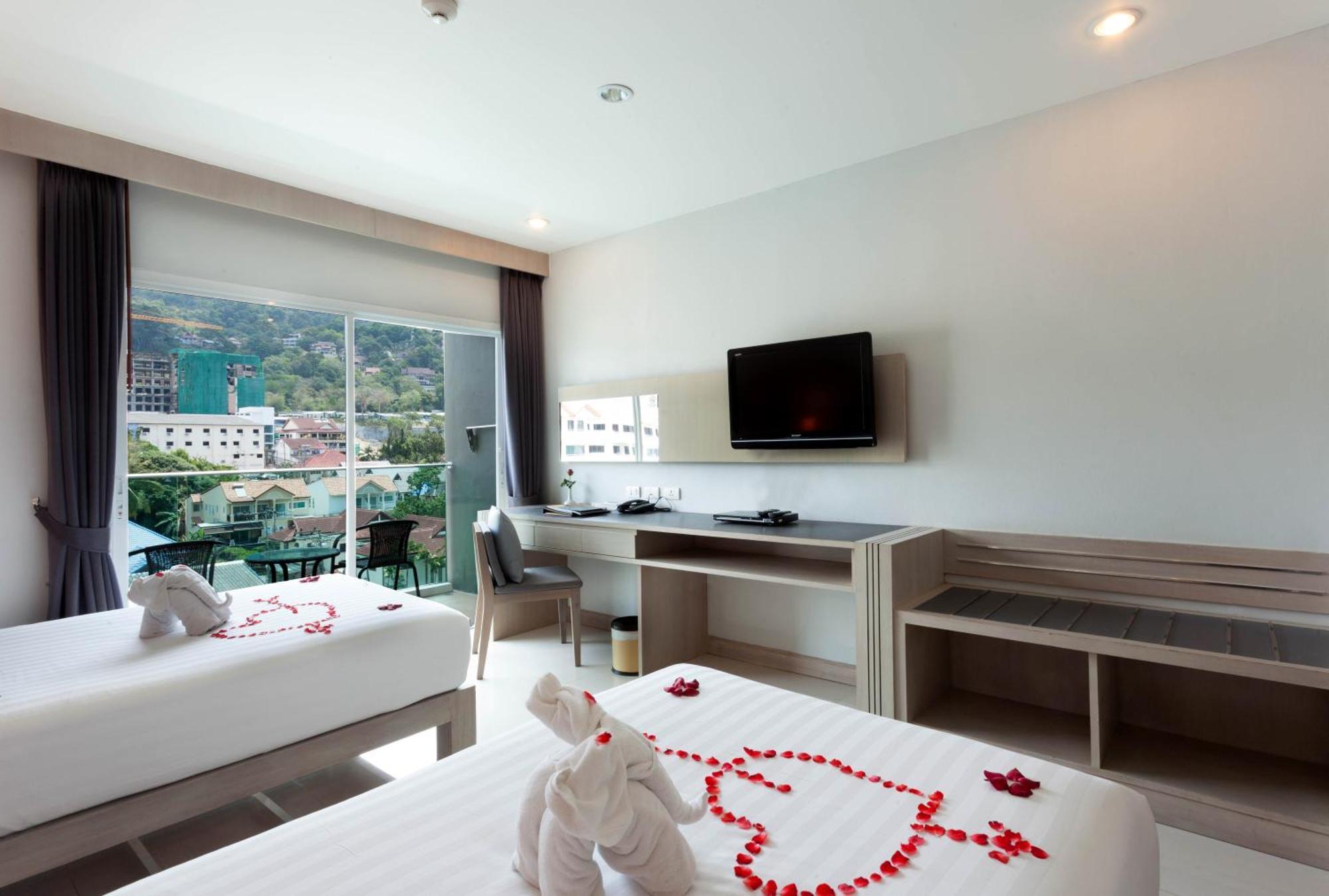 Andakira Hotel - Sha Extra Plus Patong Exteriör bild