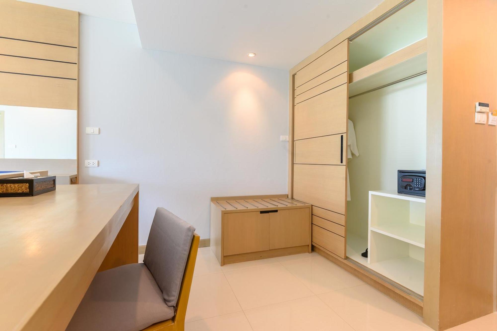 Andakira Hotel - Sha Extra Plus Patong Exteriör bild