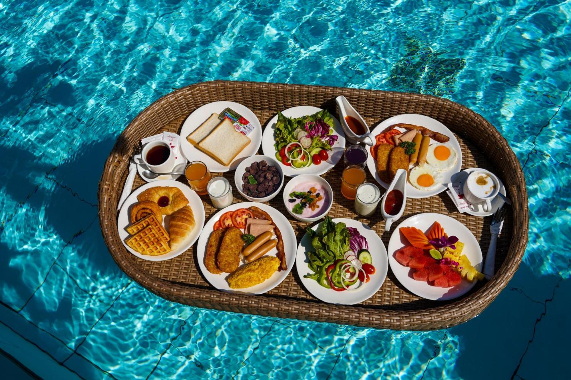Andakira Hotel - Sha Extra Plus Patong Exteriör bild