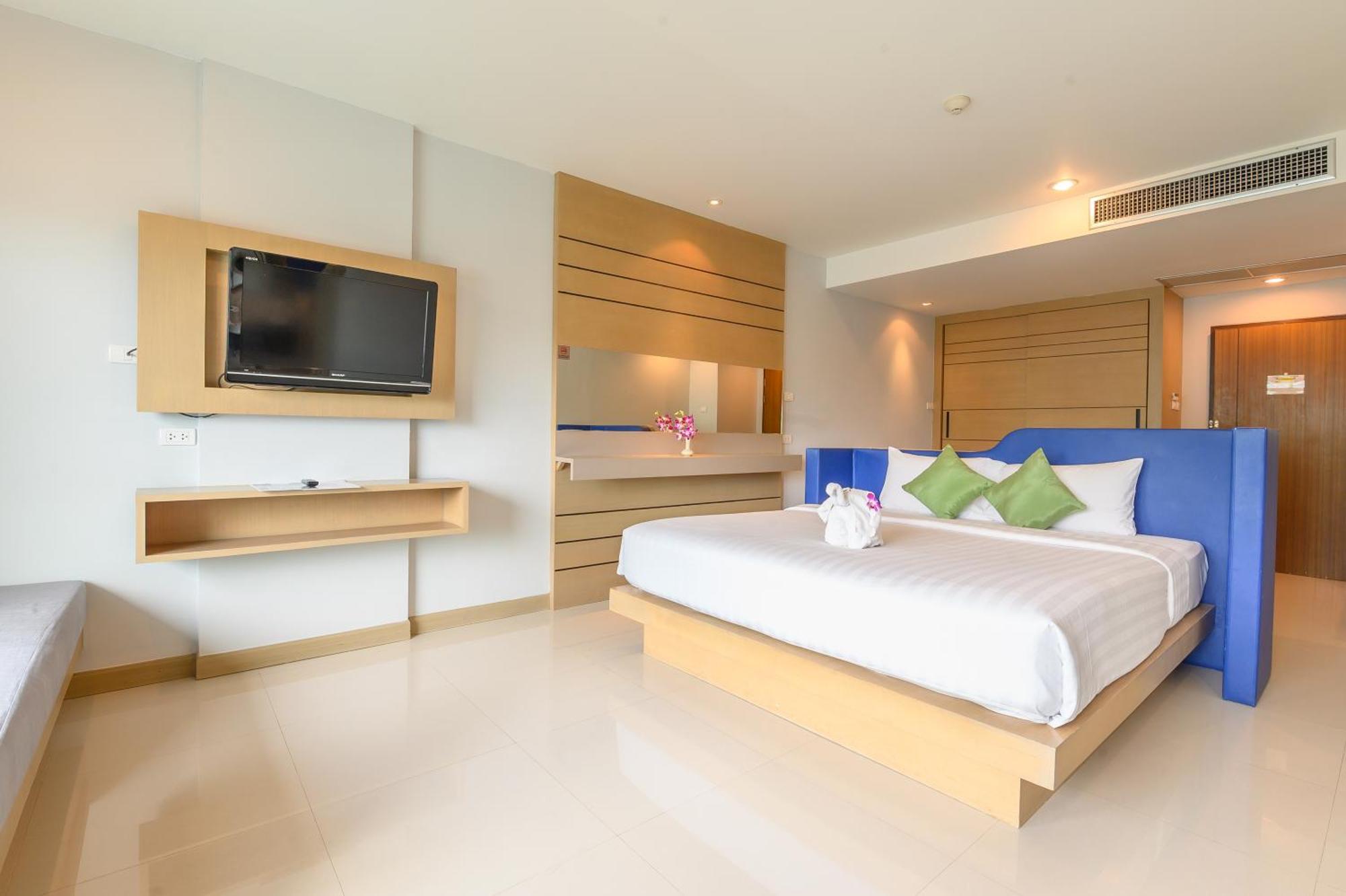Andakira Hotel - Sha Extra Plus Patong Exteriör bild